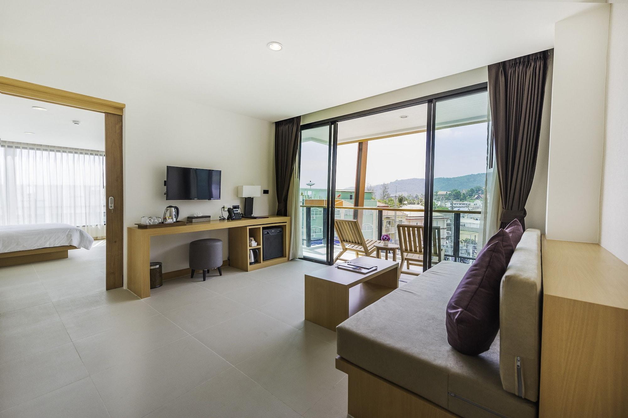 The Lunar Patong Phuket Exteriör bild