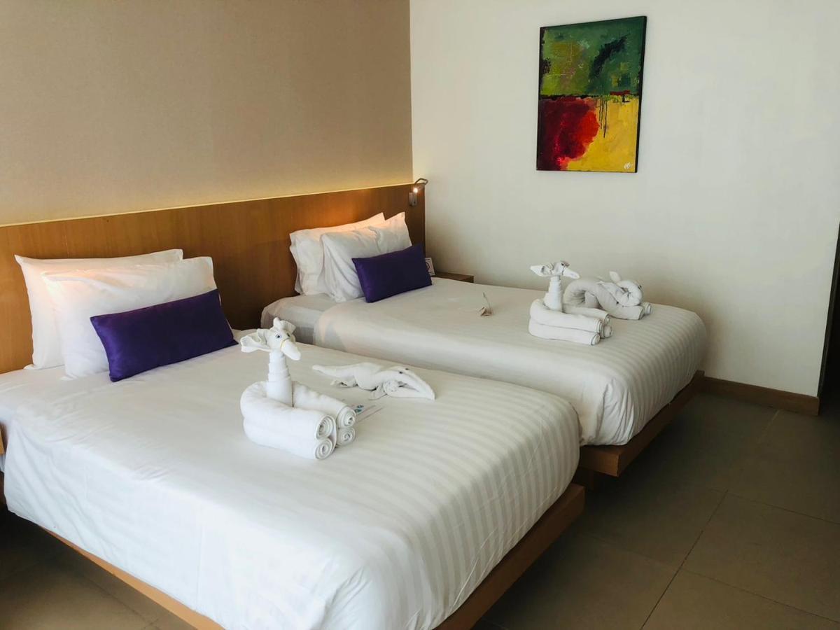 The Lunar Patong Phuket Exteriör bild